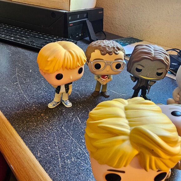 7 Pop Funkos. Various - Picture 3 of 3